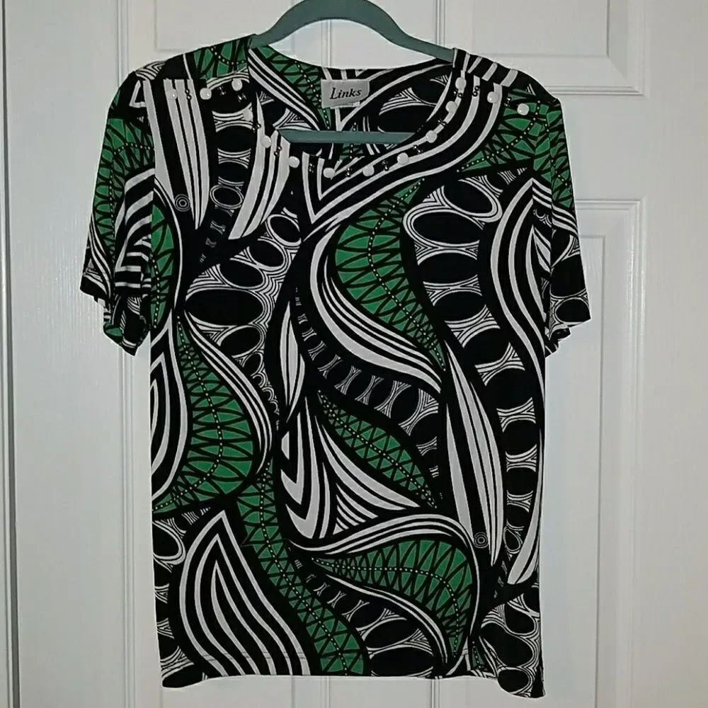 Links green black white embellished top Sz. M